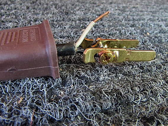Black wire to Narrow prong