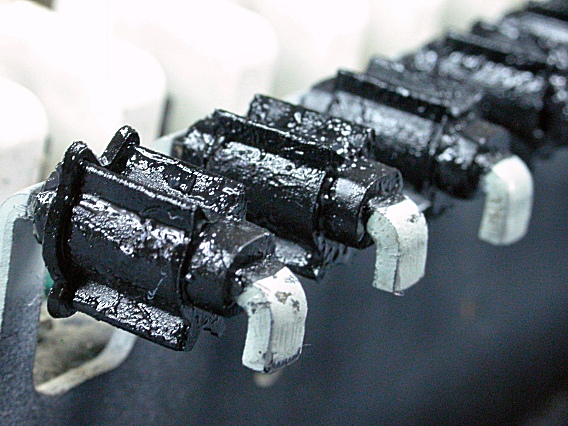 Minimoog Key Bushing Orientation