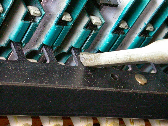 Adjusting the Minimoog Key Heights
