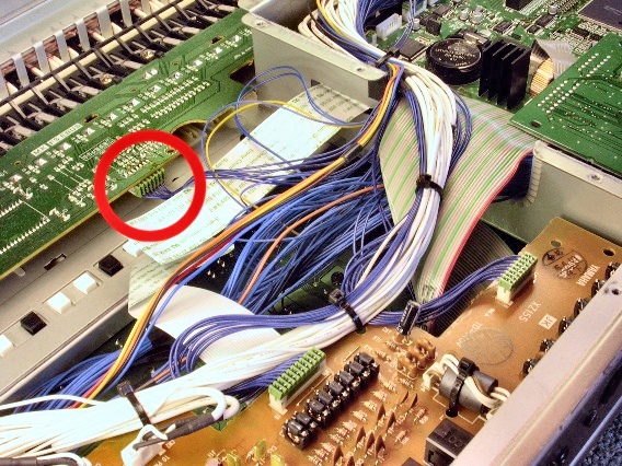 MOTIF6 Keyboard Connector