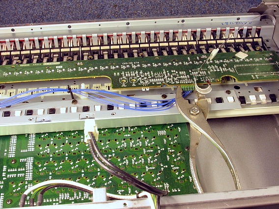 MOTIF7 Keyboard Connector