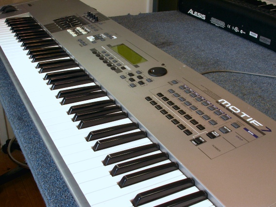 Yamaha MOTIF7 Keyboard